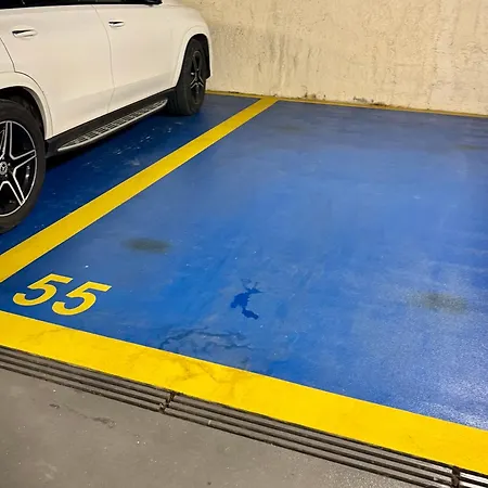 Faltom 12 Yacht Park Premium Sea View Parking