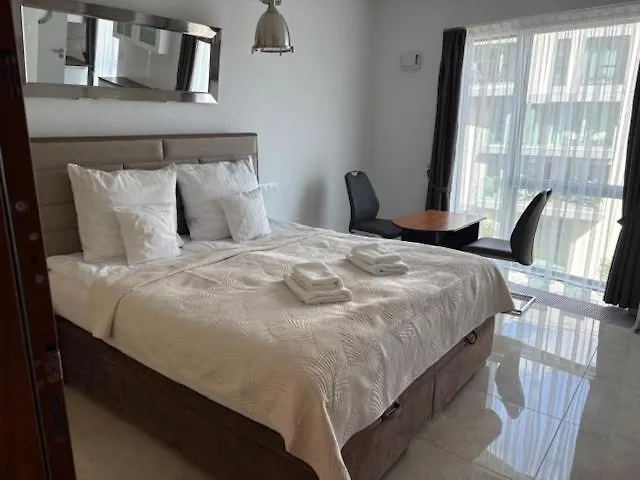 Faltom 12 Yacht Park Premium Sea View Apartamento *